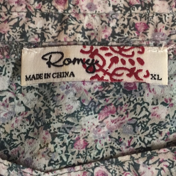 Floral flutter top, Romy - Picture 2 of 3